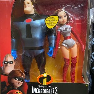 Incredibles 2 Toysrus exclusive Mr.Incredible and Elastigirl dolls box set